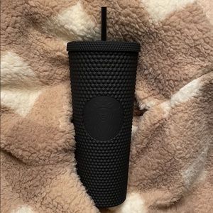 ✨🖤Starbucks 2021 Matte black studded cup🖤✨